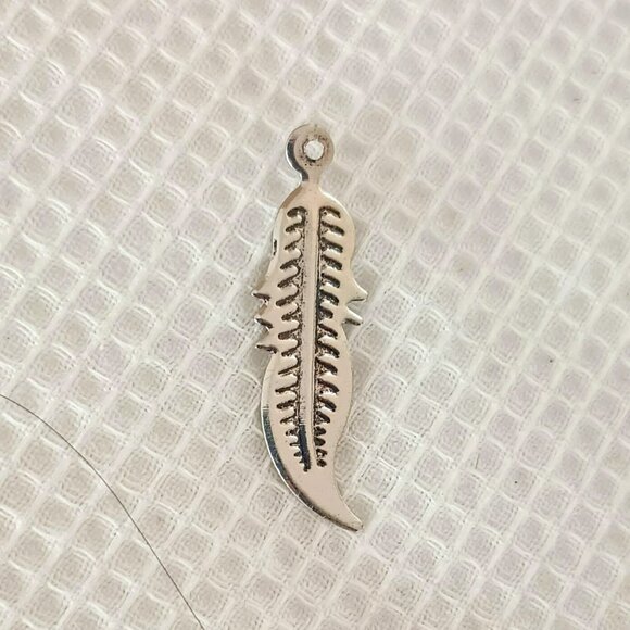 42 Wing and Feather Connectors Silver DIY Jewelry Findings - Picture 6 of 11